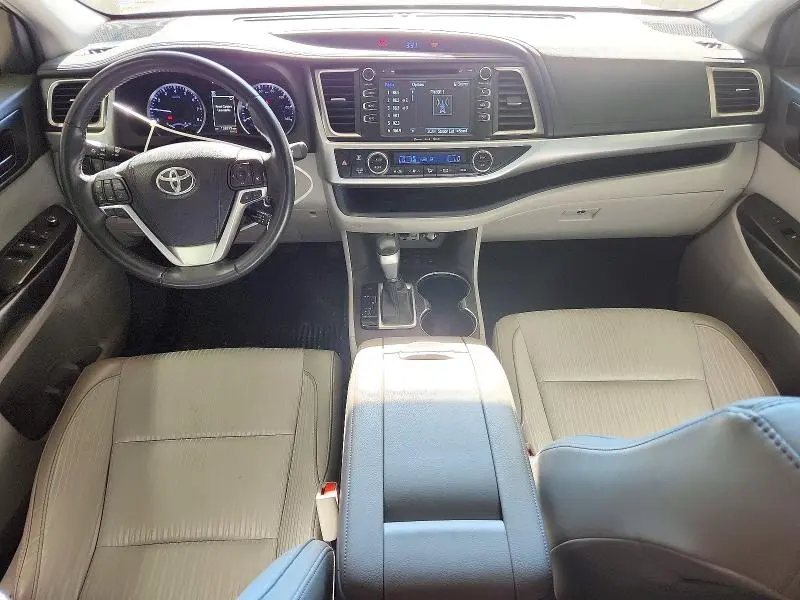 2019 TOYOTA HIGHLANDER LE PLUS  