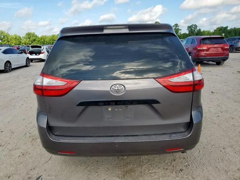 2017 TOYOTA SIENNA   