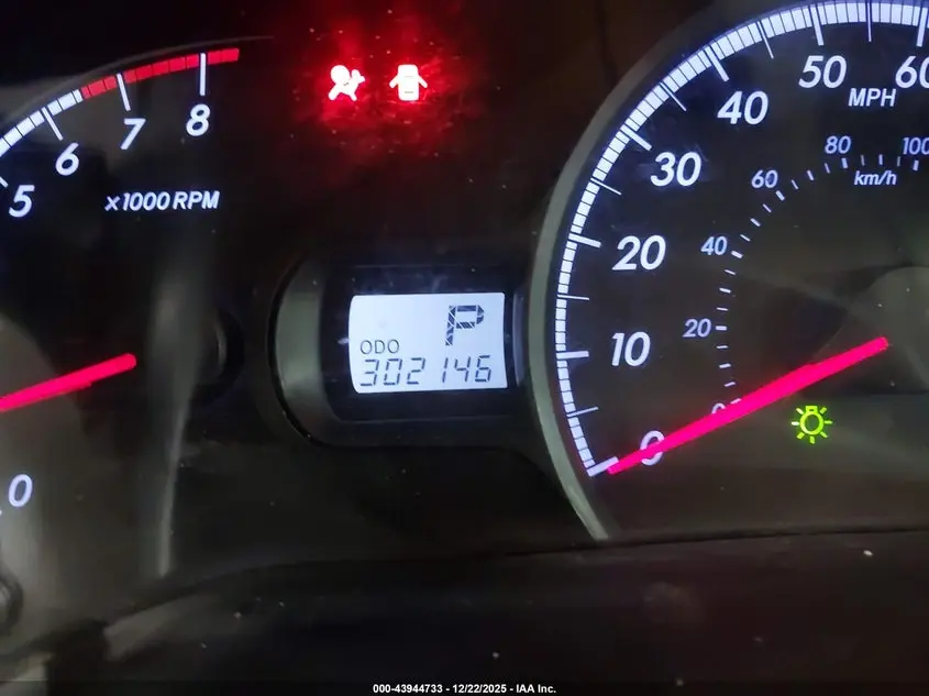 2011 TOYOTA SIENNA LE V6