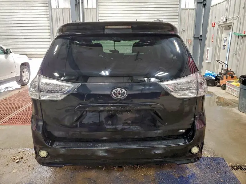 2015 TOYOTA SIENNA SPORT  