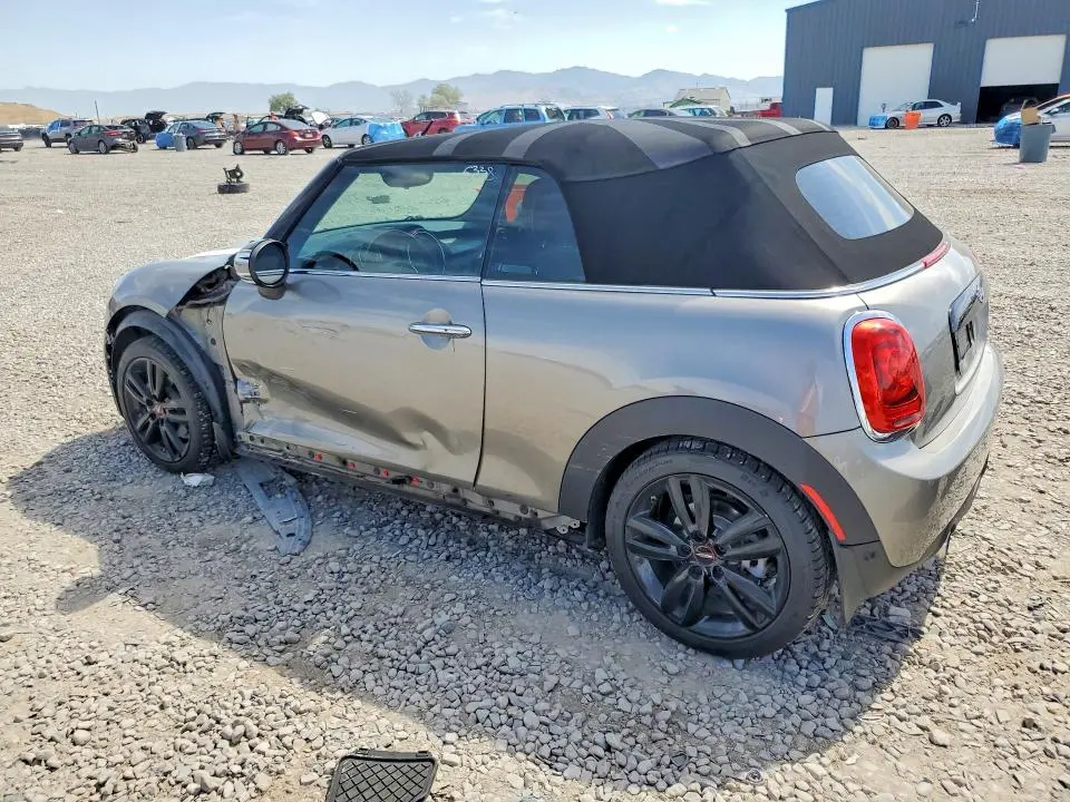 2017 MINI COOPER   