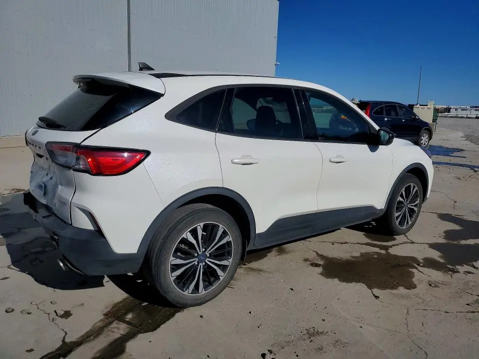2021 FORD ESCAPE SE  
