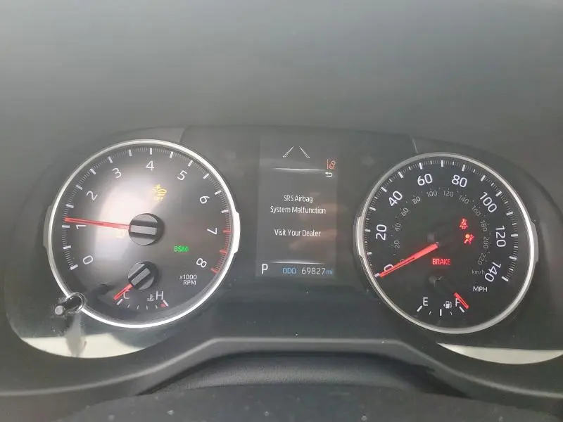 2022 TOYOTA RAV4 XLE  