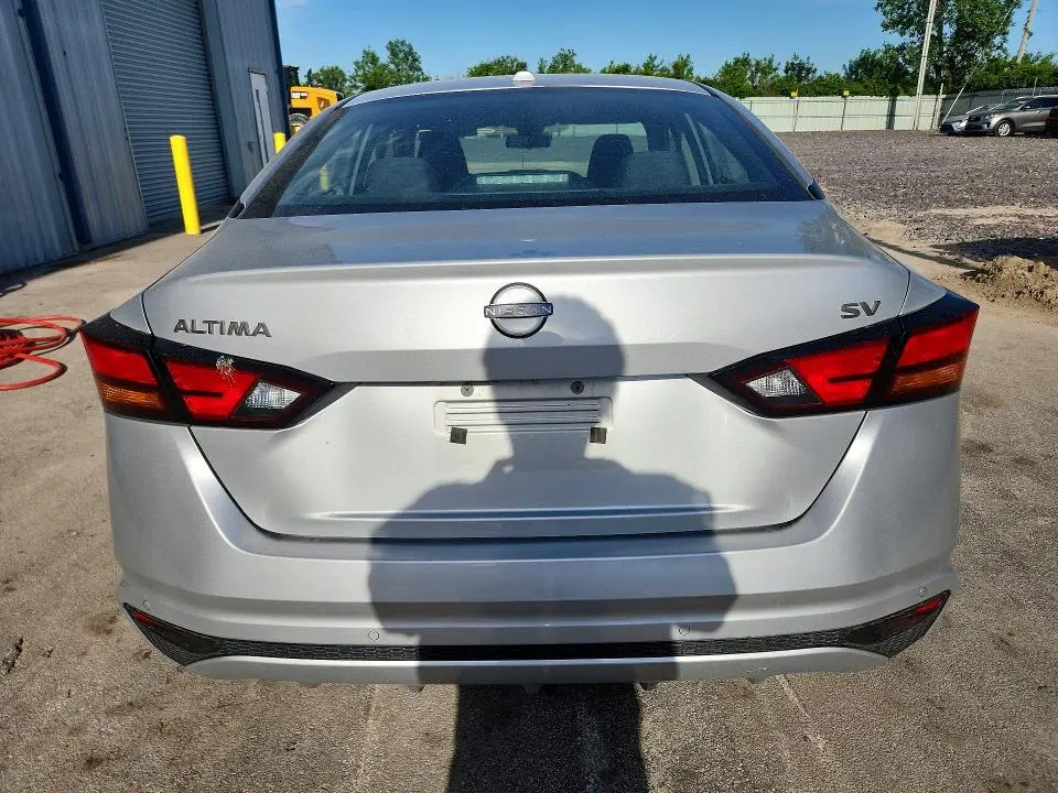 2023 NISSAN ALTIMA SV  