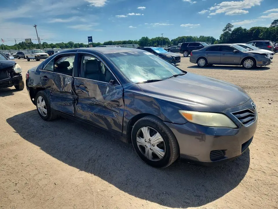 2011 TOYOTA CAMRY LE  