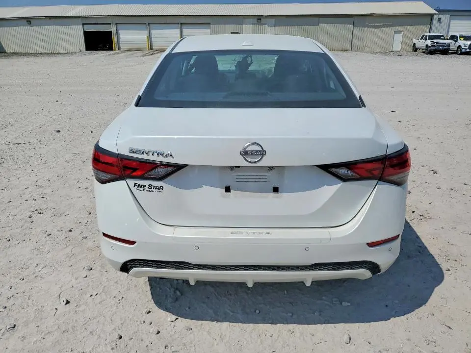 2025 NISSAN SENTRA SV  