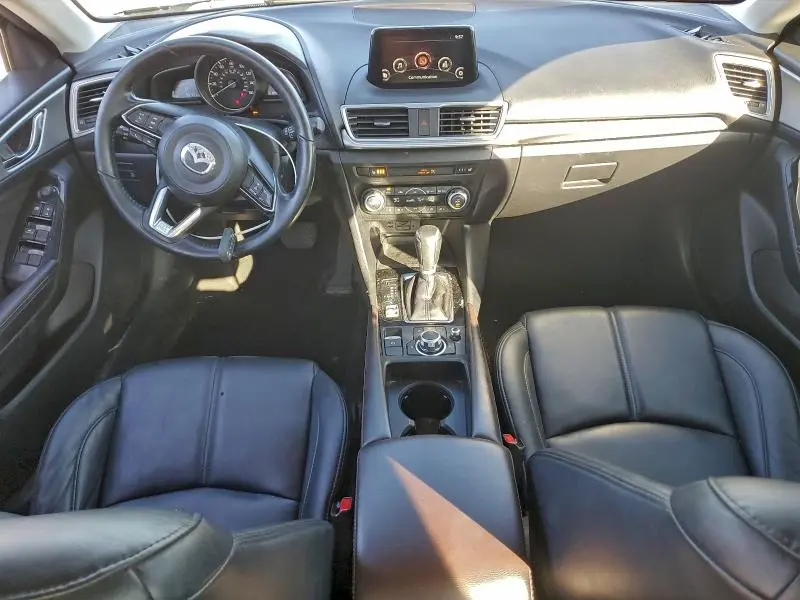 2018 MAZDA 3 TOURING  