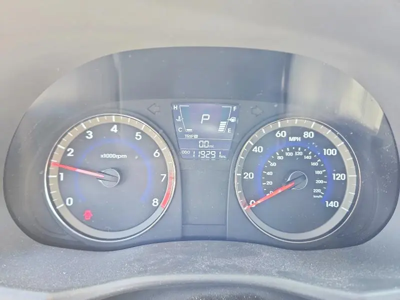 2012 HYUNDAI ACCENT GLS  