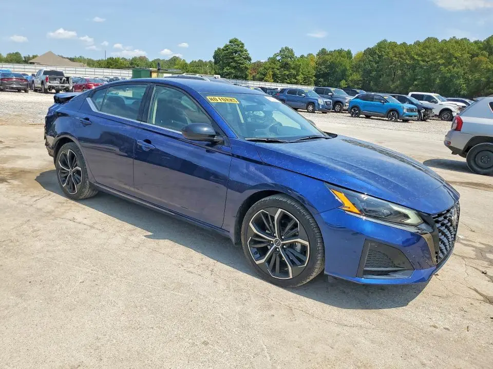 2024 NISSAN ALTIMA SR  