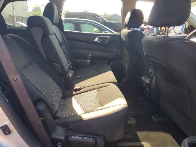 2018 NISSAN PATHFINDER SV  