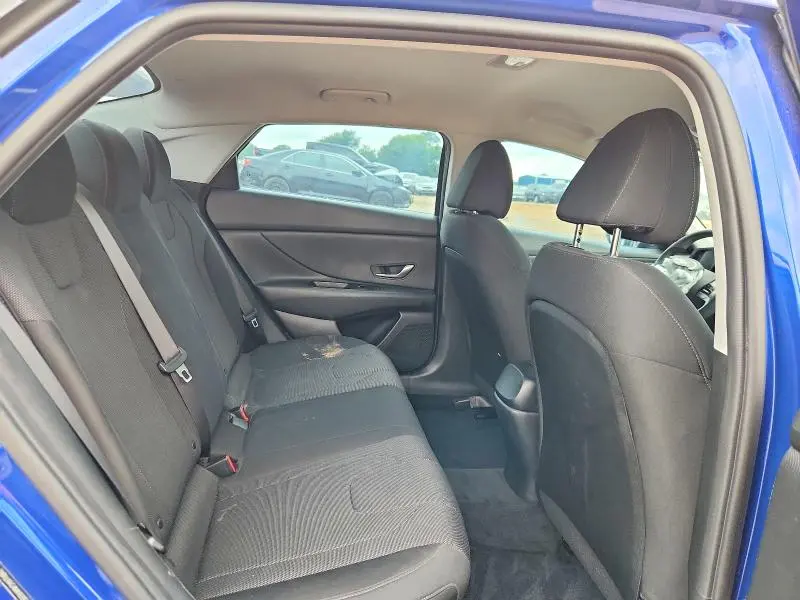 2021 HYUNDAI ELANTRA SE  