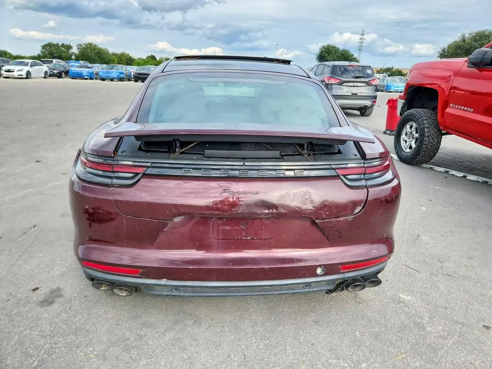 2018 PORSCHE PANAMERA 4  
