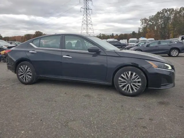 2024 NISSAN ALTIMA SV  