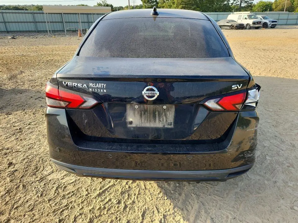 2020 NISSAN VERSA SV  