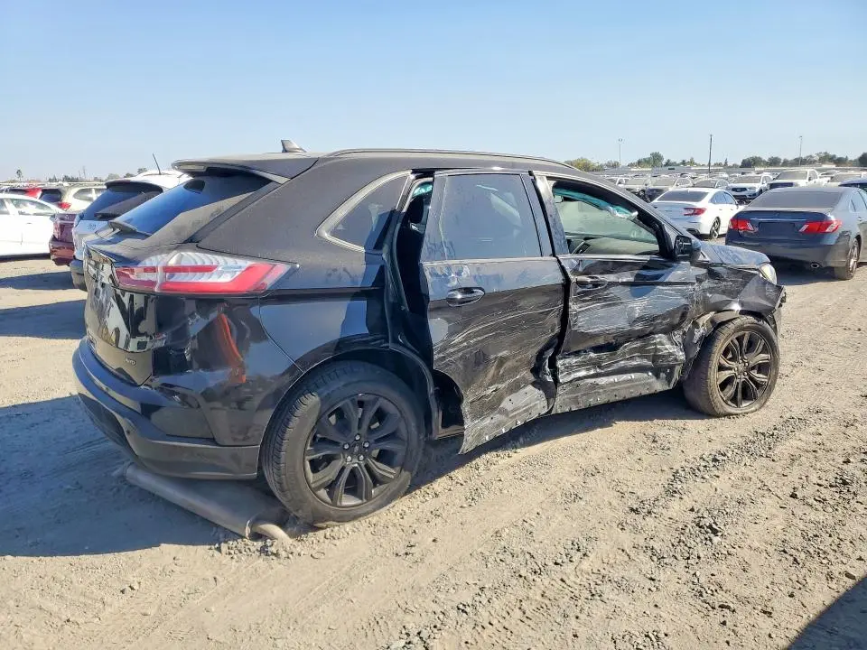 2022 FORD EDGE SE  