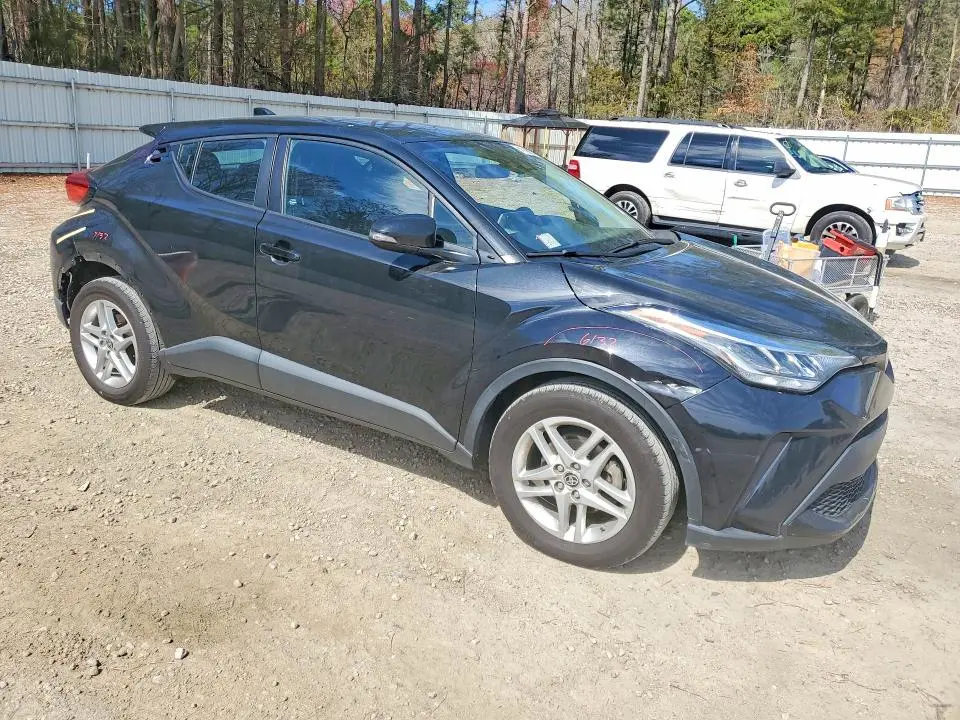 2021 TOYOTA C-HR LE  