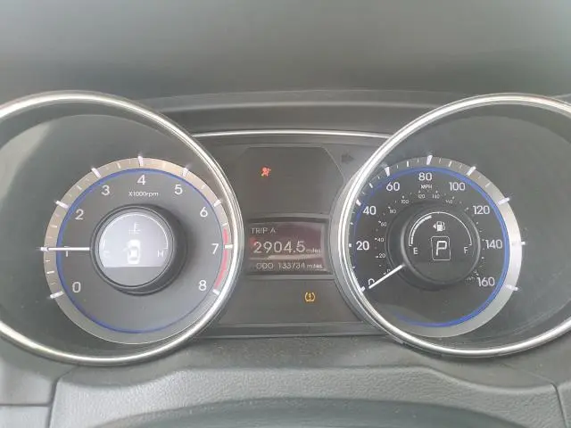 2011 HYUNDAI SONATA SE  