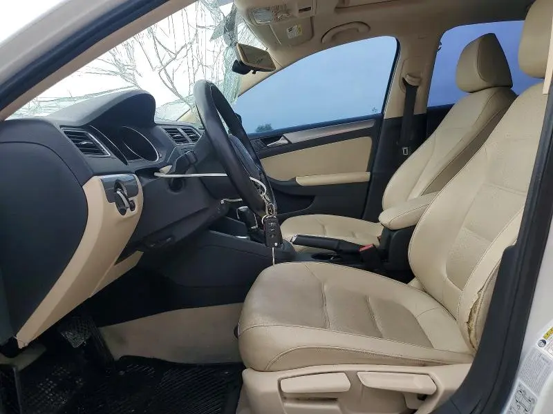 2015 VOLKSWAGEN JETTA SE  