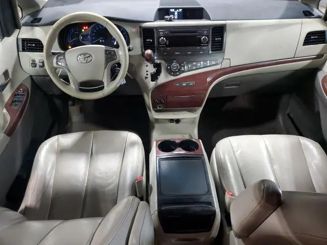 2012 TOYOTA SIENNA XLE  