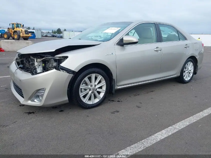 2014 TOYOTA CAMRY HYBRID XLE