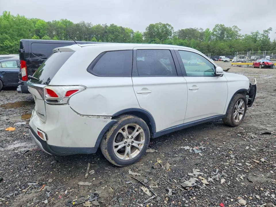 2015 MITSUBISHI OUTLANDER SE  