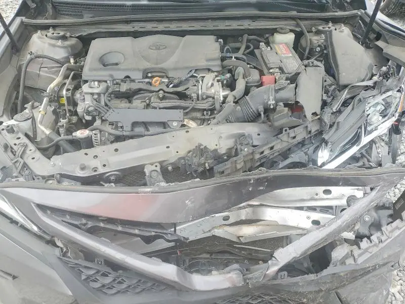 2018 TOYOTA CAMRY SE  