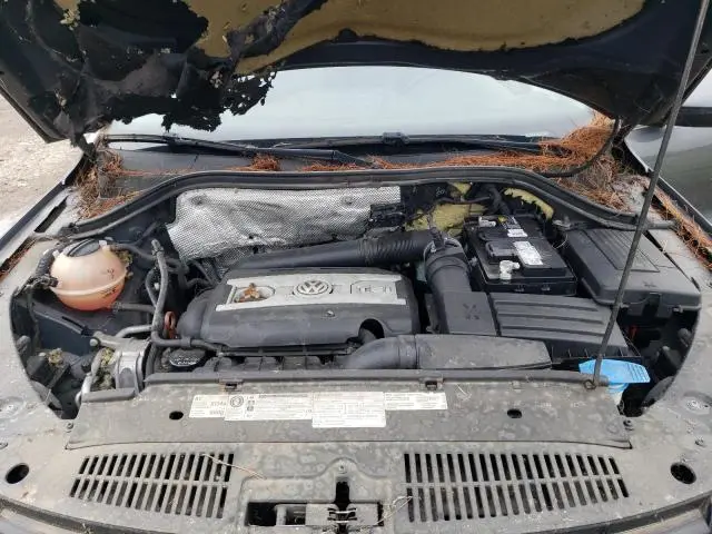 2013 VOLKSWAGEN TIGUAN S  