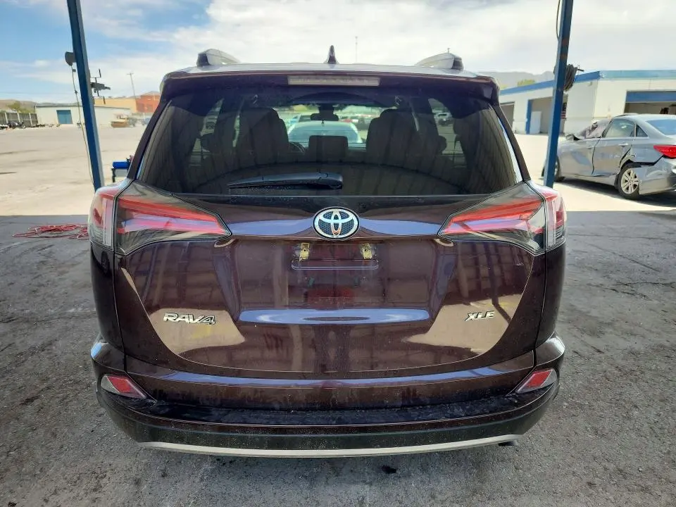 2018 TOYOTA RAV4 XLE  