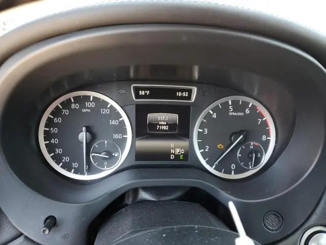 2017 INFINITI QX30 BASE