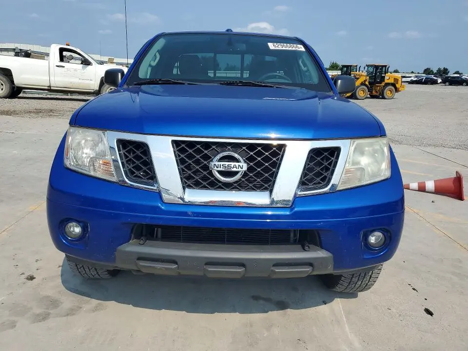 2015 NISSAN FRONTIER SV V6  