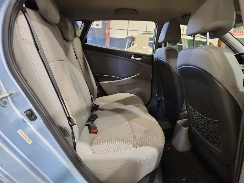 2013 HYUNDAI ACCENT GS  