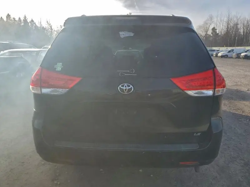 2012 TOYOTA SIENNA LE  