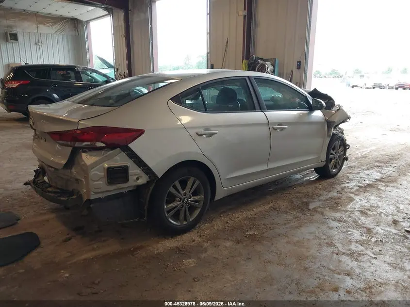 2018 HYUNDAI ELANTRA SE