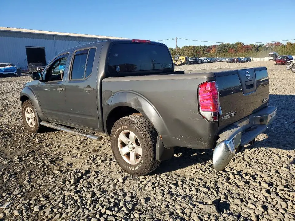 2010 NISSAN FRONTIER SE V6  