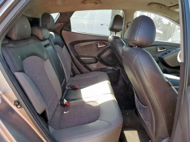 2011 HYUNDAI TUCSON GLS  