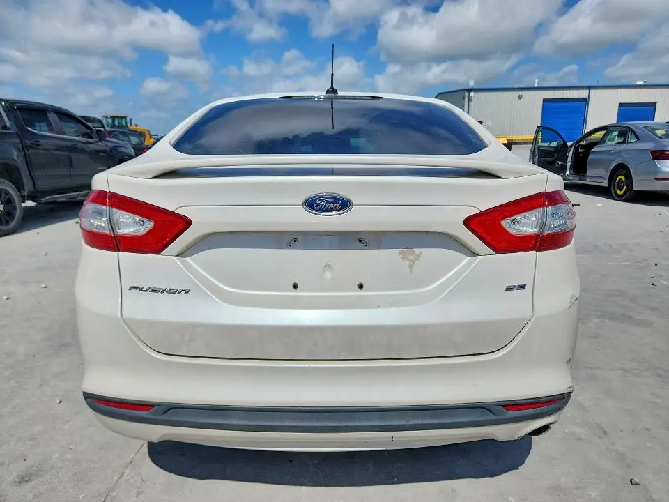 2014 FORD FUSION SE  