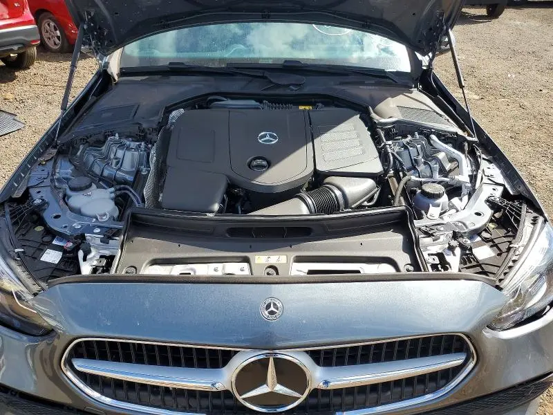 2025 MERCEDES-BENZ C 300  