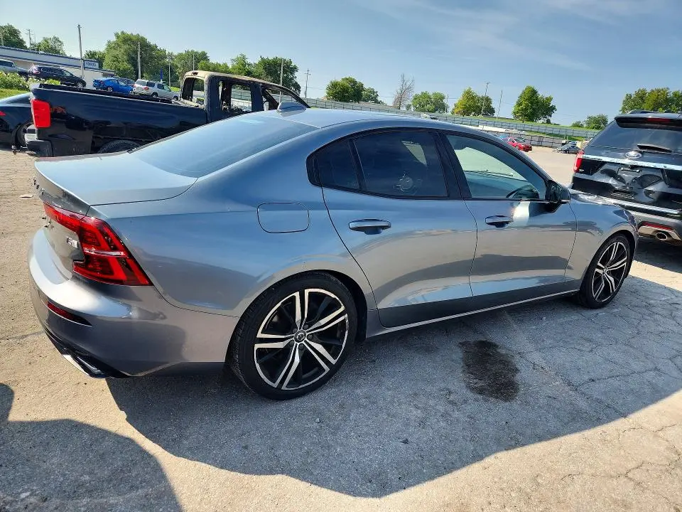 2019 VOLVO S60 T5 R-DESIGN  