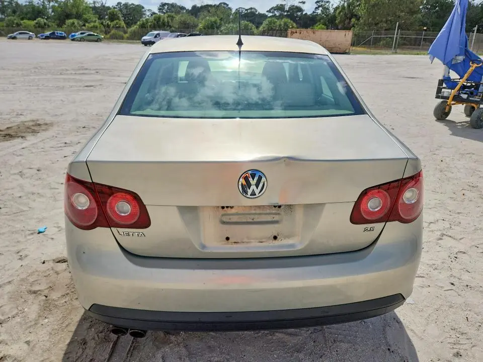 2010 VOLKSWAGEN JETTA LIMITED  