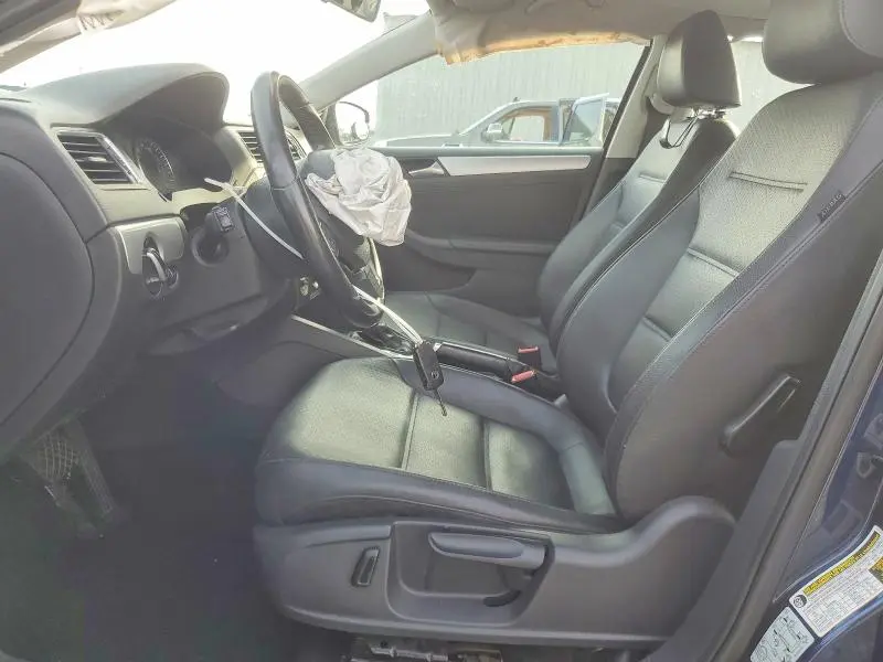 2013 VOLKSWAGEN JETTA SE  