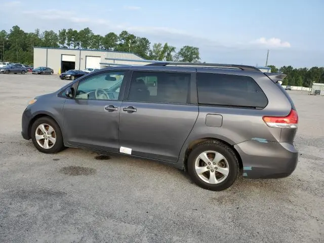 2014 TOYOTA SIENNA LE  