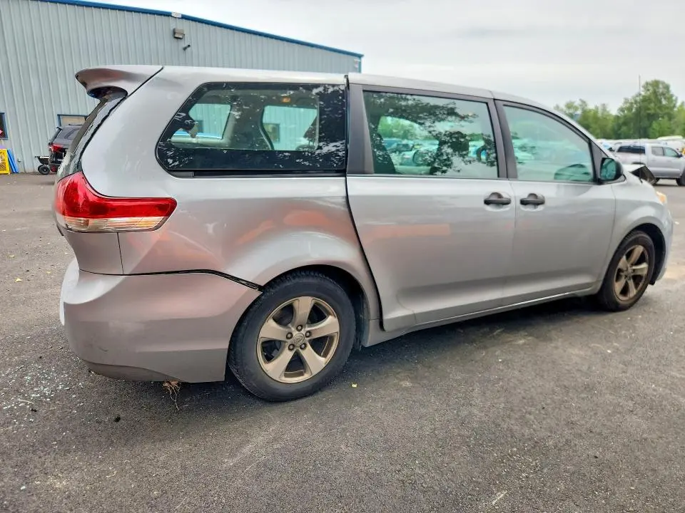 2013 TOYOTA SIENNA L 7-PASSENGER  