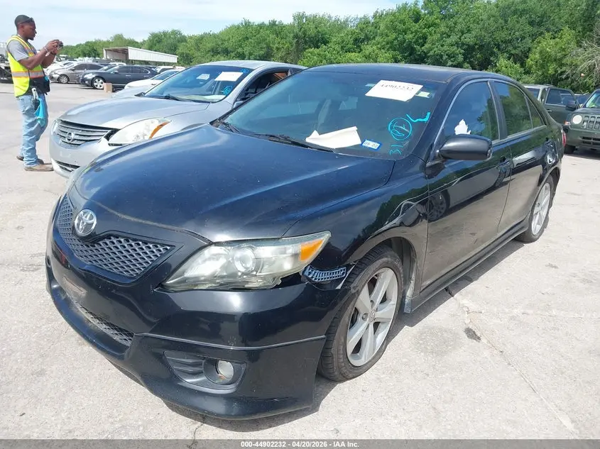 2010 TOYOTA CAMRY SE