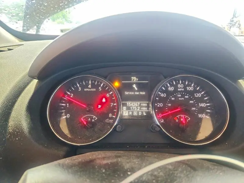 2013 NISSAN ROGUE S  