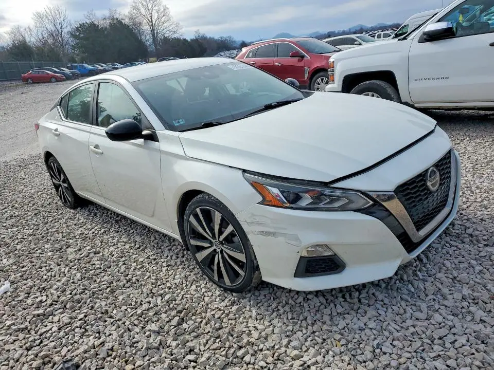 2020 NISSAN ALTIMA SR  