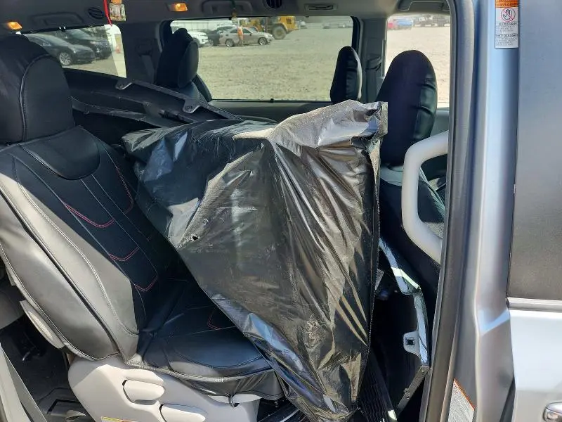 2015 TOYOTA SIENNA XLE 8-PASSENGER  