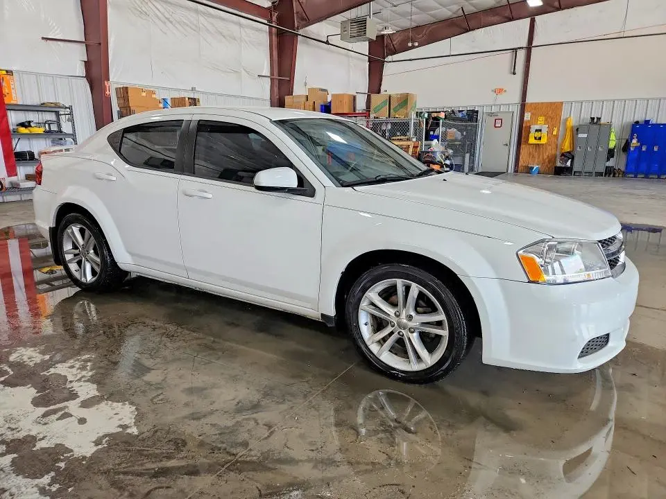 2012 DODGE AVENGER SXT  