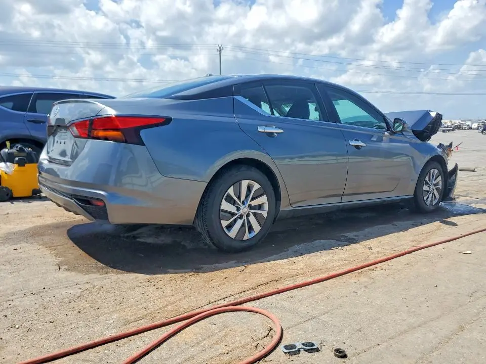 2019 NISSAN ALTIMA S  