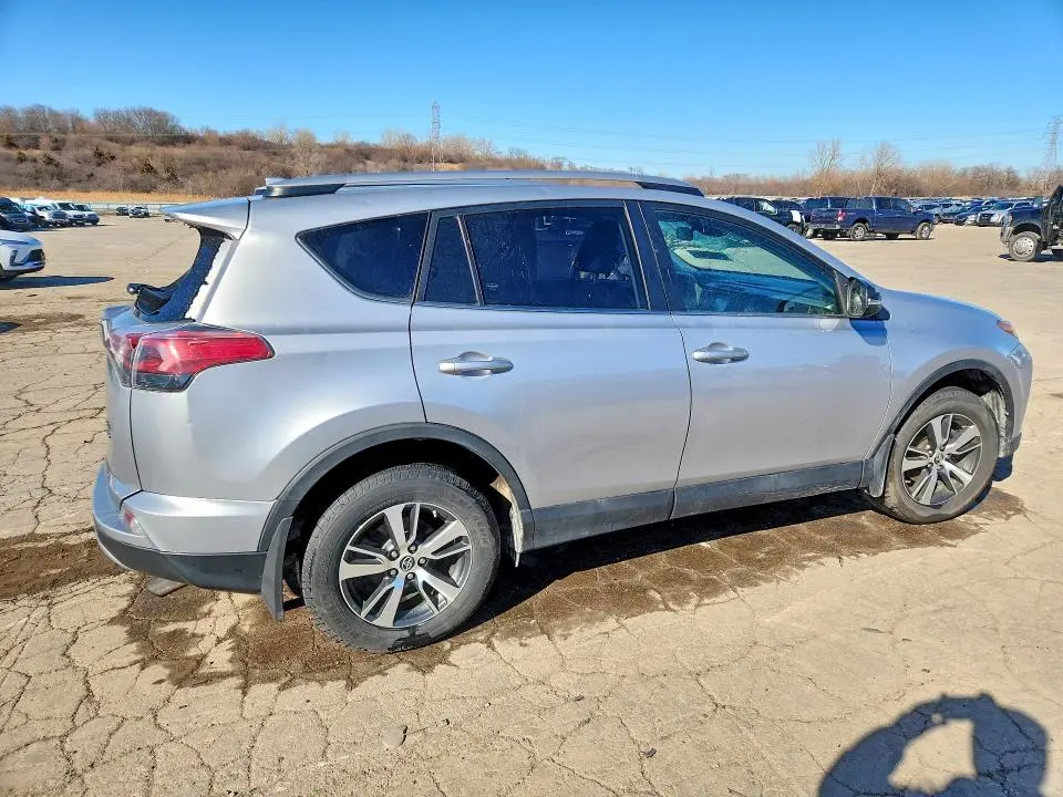 2017 TOYOTA RAV4 XLE  