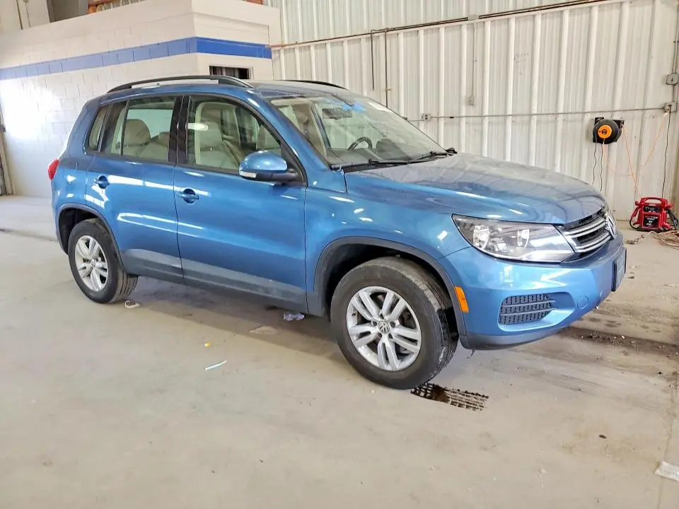 2017 VOLKSWAGEN TIGUAN S  